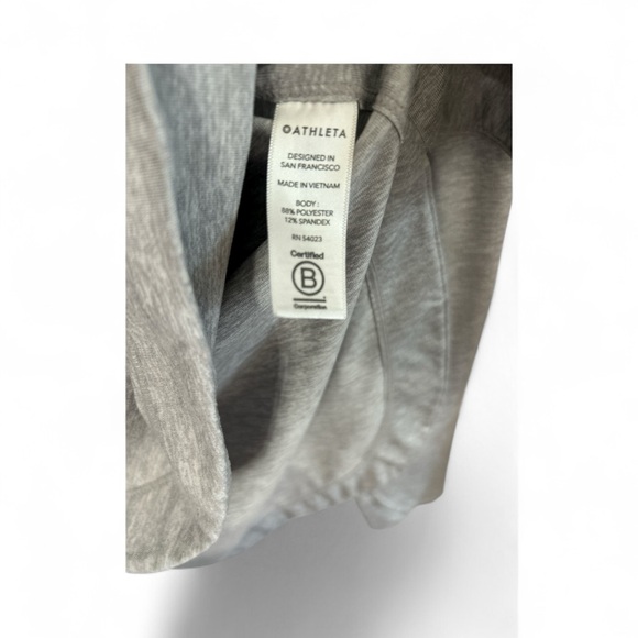 Athleta Women’s Uptempo Light Gray Activewear Long Sleeve Top. Size M - Picture 4 of 8